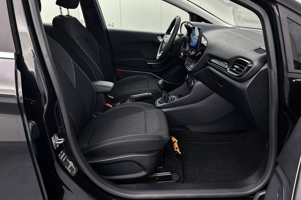 Ford Fiesta Ford Fiesta 1.0 EcoBoost Hybrid Titanium | Navigatie | LED koplampen
