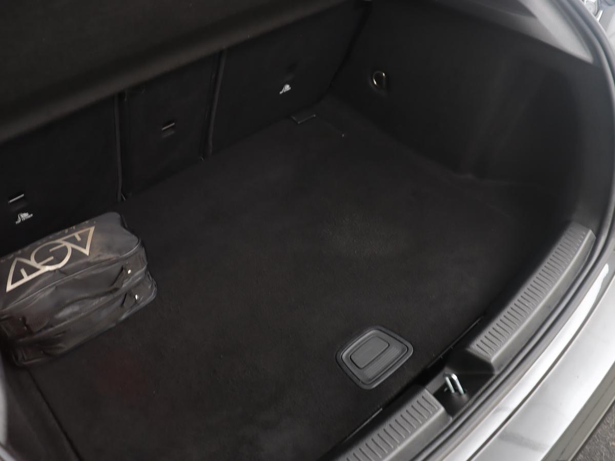 Mercedes-Benz A-Klasse Mercedes-Benz A-klasse 250 Premium Plus | Panoramadak | Leder/alcantara | Memory | Cruise control | Stoelverwarming | Sfeerverlichting | Navigatie | Carplay | Climate control | Camera | Park assist