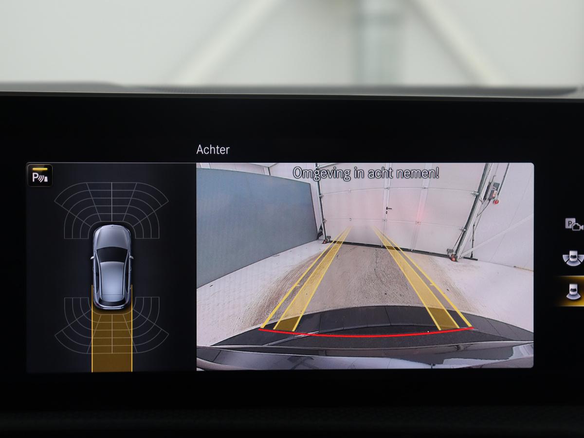 Mercedes-Benz A-Klasse Mercedes-Benz A-klasse 250 Premium Plus | Panoramadak | Leder/alcantara | Memory | Cruise control | Stoelverwarming | Sfeerverlichting | Navigatie | Carplay | Climate control | Camera | Park assist