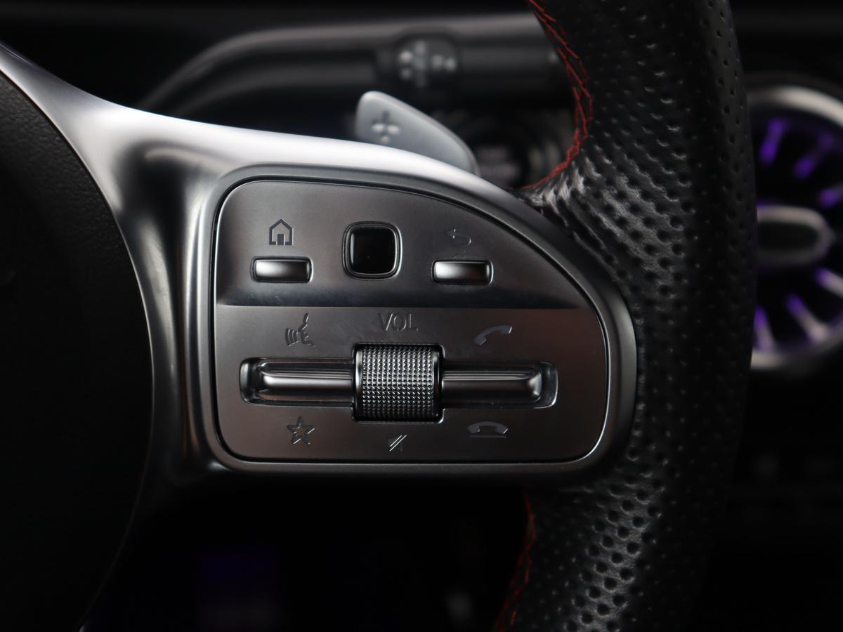 Mercedes-Benz A-Klasse Mercedes-Benz A-klasse 250 Premium Plus | Panoramadak | Leder/alcantara | Memory | Cruise control | Stoelverwarming | Sfeerverlichting | Navigatie | Carplay | Climate control | Camera | Park assist