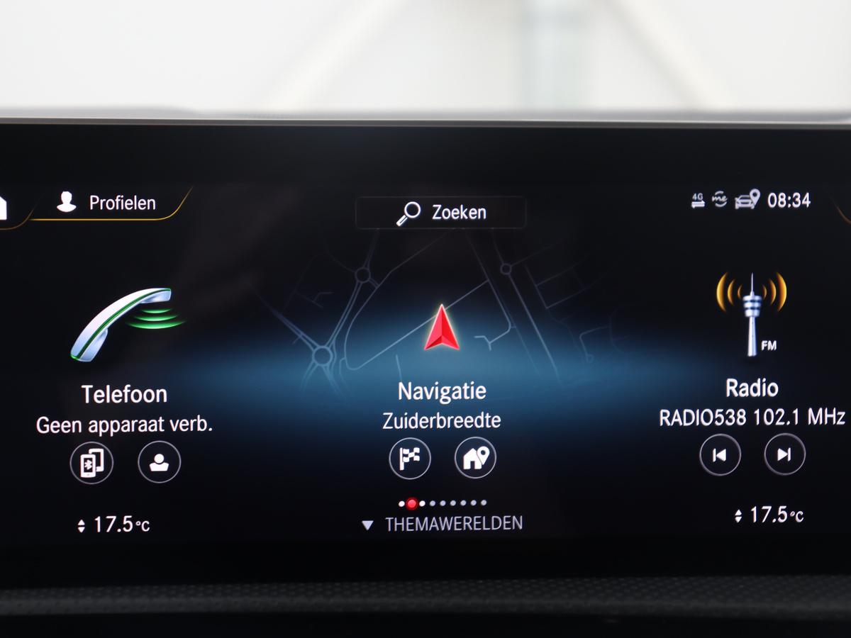 Mercedes-Benz A-Klasse Mercedes-Benz A-klasse 250 Premium Plus | Panoramadak | Leder/alcantara | Memory | Cruise control | Stoelverwarming | Sfeerverlichting | Navigatie | Carplay | Climate control | Camera | Park assist