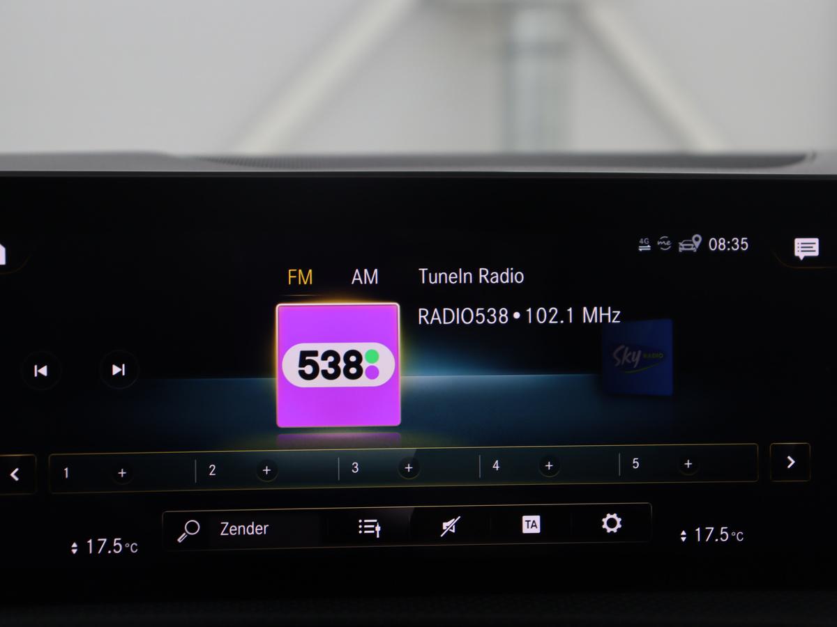 Mercedes-Benz A-Klasse Mercedes-Benz A-klasse 250 Premium Plus | Panoramadak | Leder/alcantara | Memory | Cruise control | Stoelverwarming | Sfeerverlichting | Navigatie | Carplay | Climate control | Camera | Park assist
