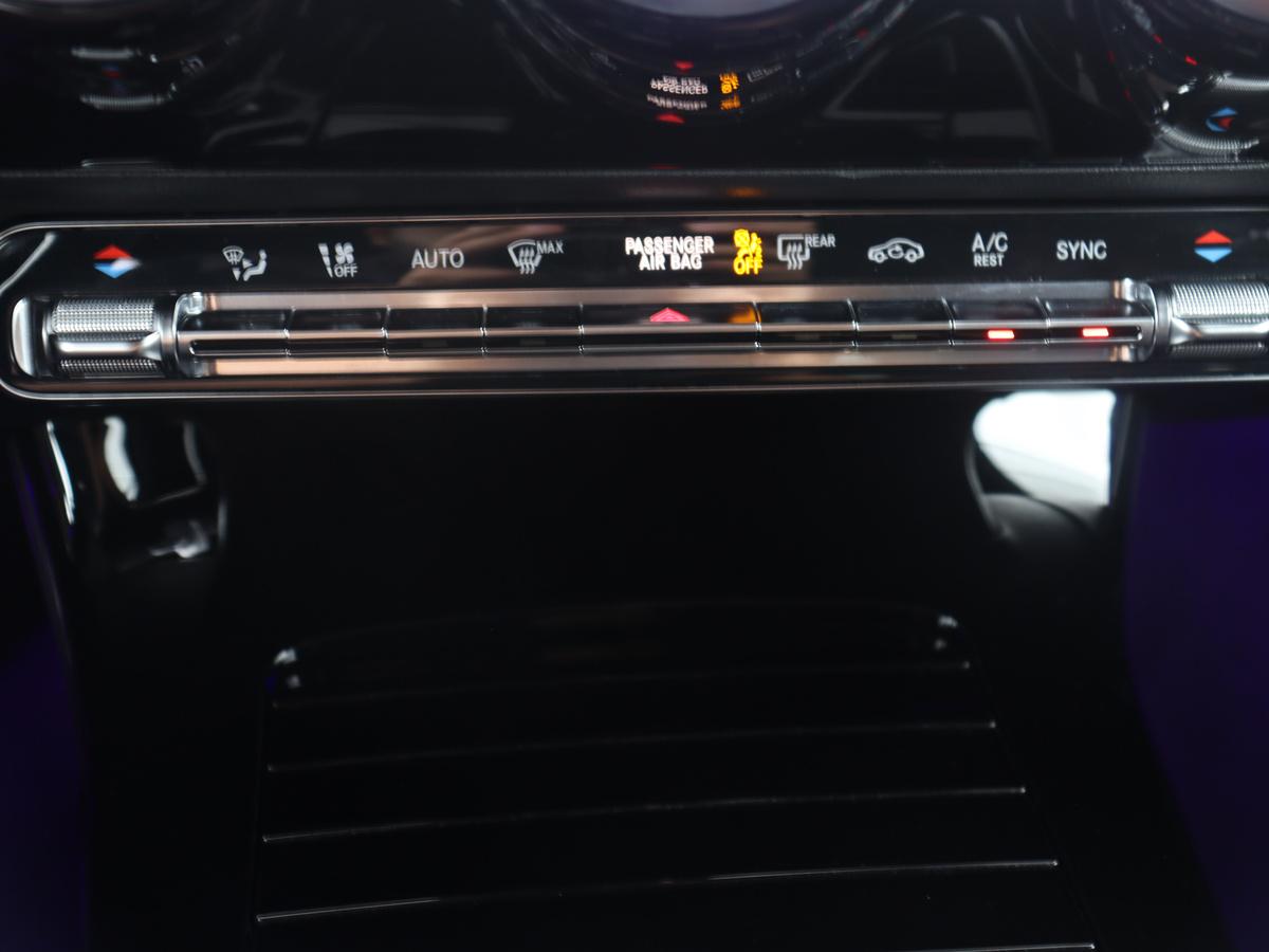 Mercedes-Benz A-Klasse Mercedes-Benz A-klasse 250 Premium Plus | Panoramadak | Leder/alcantara | Memory | Cruise control | Stoelverwarming | Sfeerverlichting | Navigatie | Carplay | Climate control | Camera | Park assist