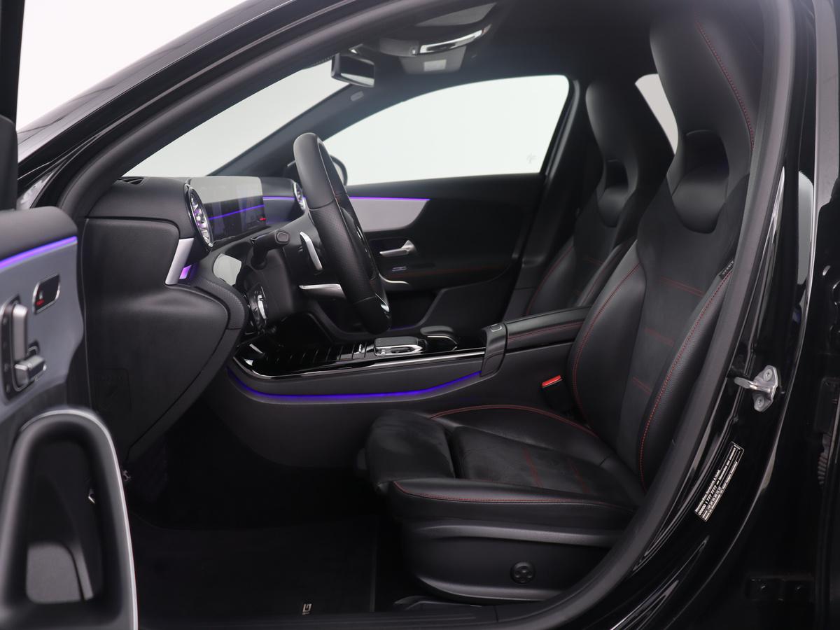 Mercedes-Benz A-Klasse Mercedes-Benz A-klasse 250 Premium Plus | Panoramadak | Leder/alcantara | Memory | Cruise control | Stoelverwarming | Sfeerverlichting | Navigatie | Carplay | Climate control | Camera | Park assist