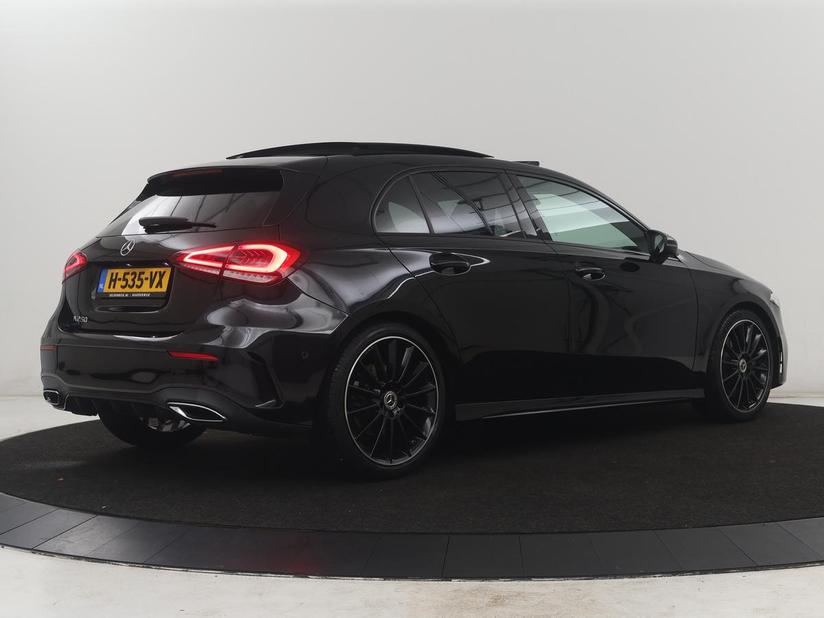 Mercedes-Benz A-Klasse Mercedes-Benz A-klasse 250 Premium Plus | Panoramadak | Leder/alcantara | Memory | Cruise control | Stoelverwarming | Sfeerverlichting | Navigatie | Carplay | Climate control | Camera | Park assist