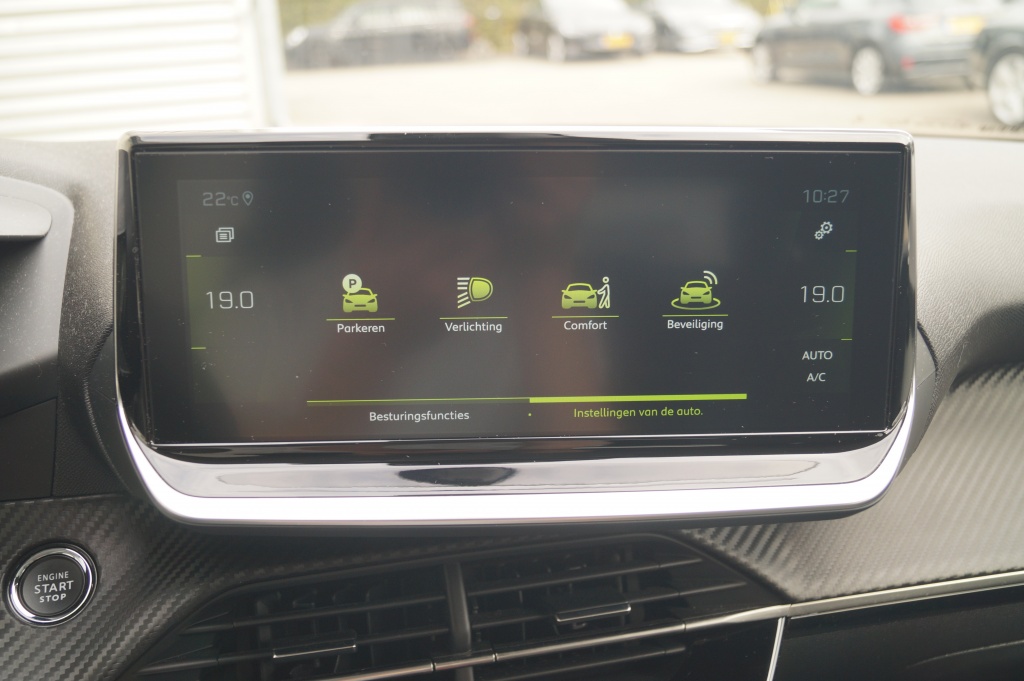 Peugeot 208 Peugeot 208 1.2 PureTech Allure Pack -NAVI-LED-ECC-PDC-CAM-
