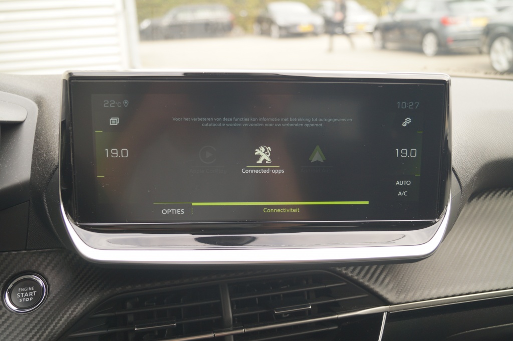 Peugeot 208 Peugeot 208 1.2 PureTech Allure Pack -NAVI-LED-ECC-PDC-CAM-