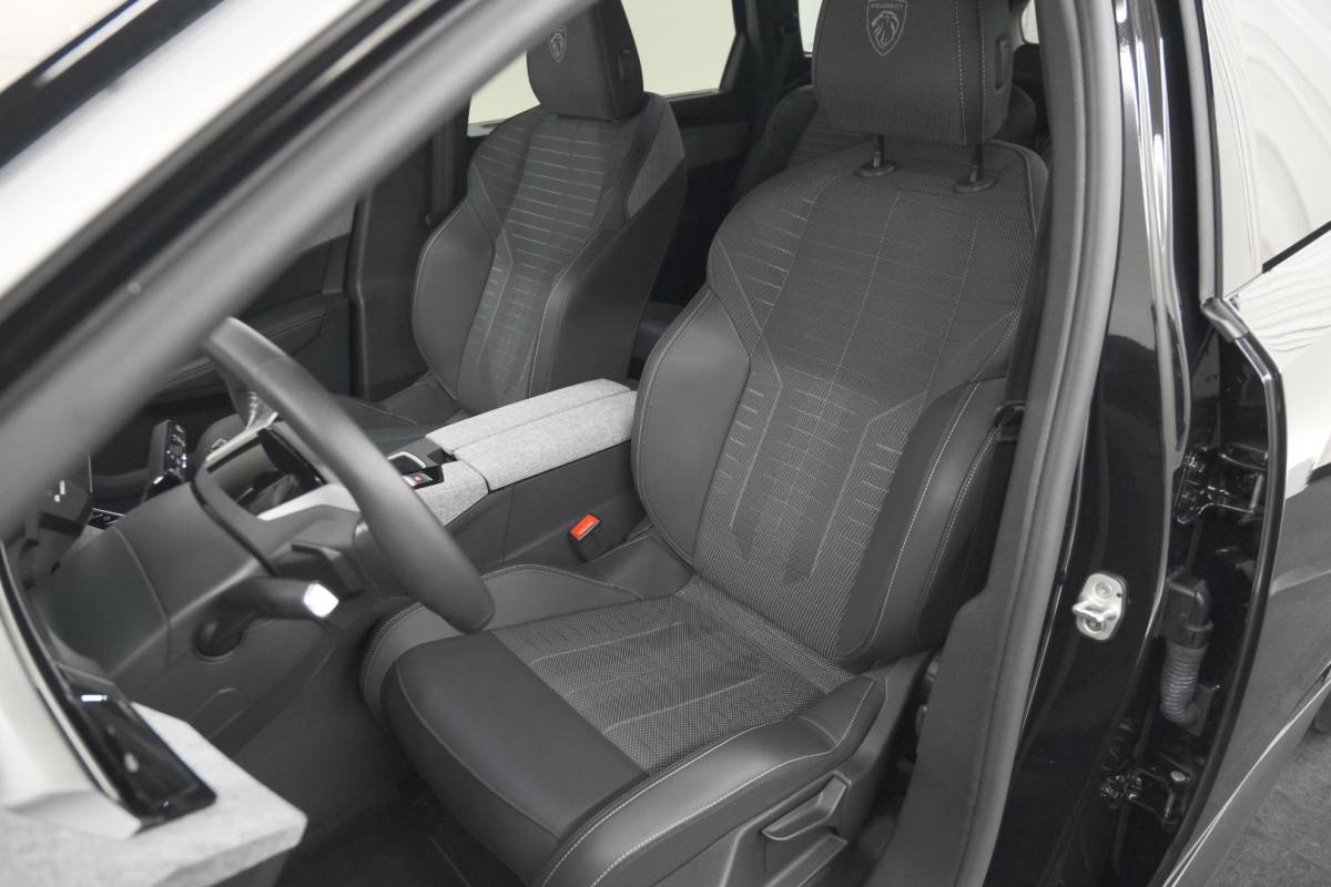 Peugeot 5008 Peugeot 5008 1.2 Hybrid 136 GT 7p | Adaptieve Cruise Control | Camera | Elektrische Kofferklep | Stoelverwarming