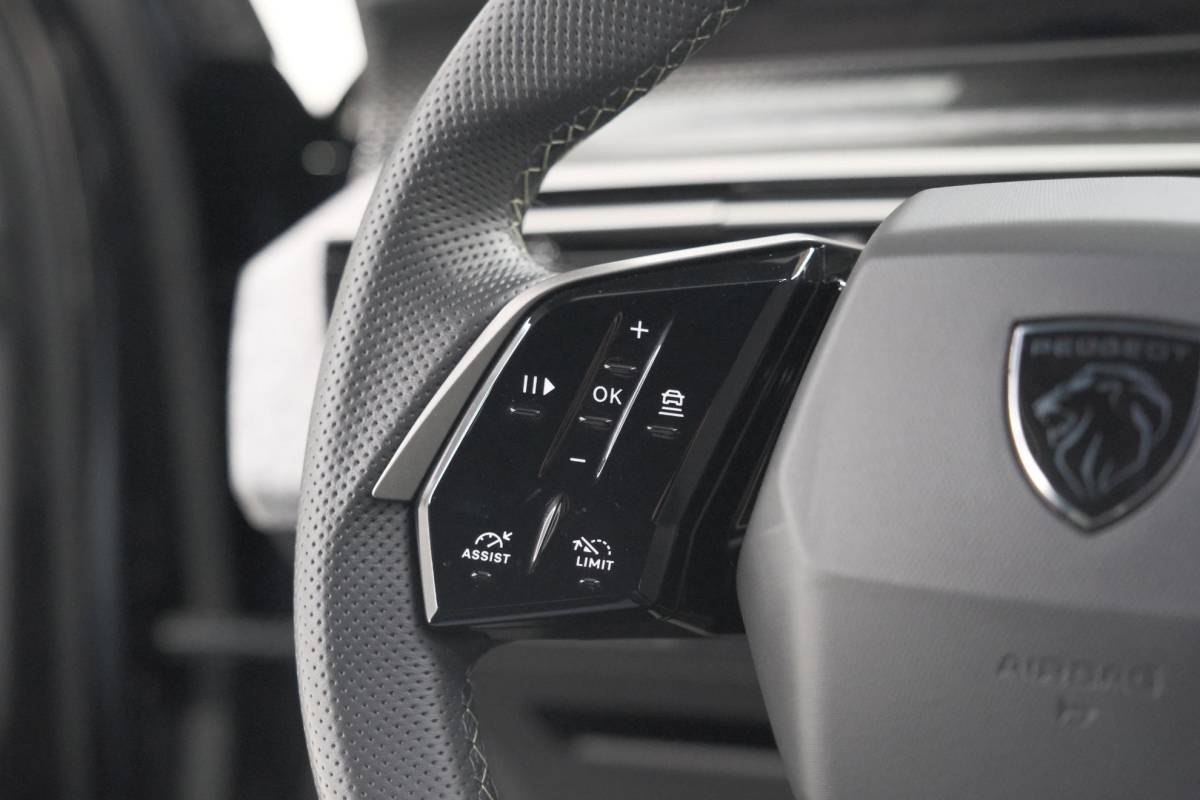 Peugeot 5008 Peugeot 5008 1.2 Hybrid 136 GT 7p | Adaptieve Cruise Control | Camera | Elektrische Kofferklep | Stoelverwarming