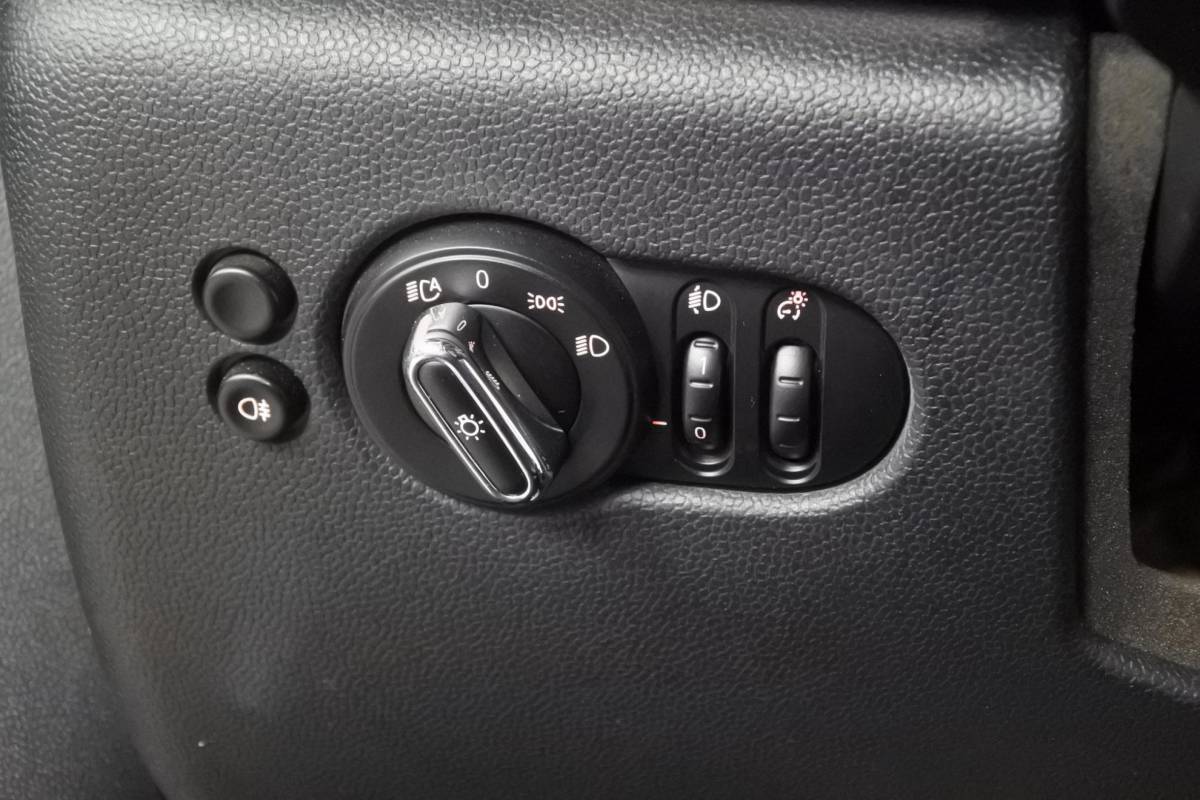 MINI 3-Deurs MINI 3-Deurs 2.0 Cooper S Yours Moonwalk Blacked out