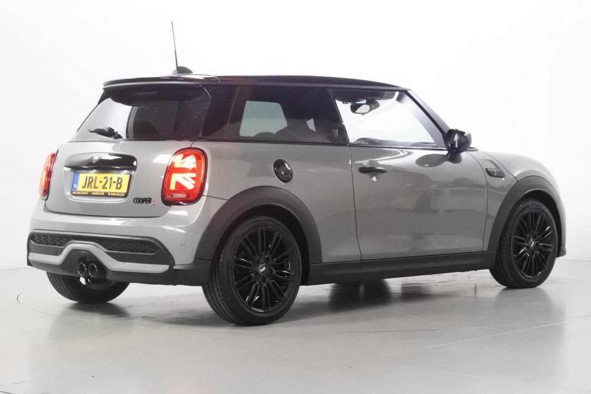 MINI 3-Deurs MINI 3-Deurs 2.0 Cooper S Yours Moonwalk Blacked out