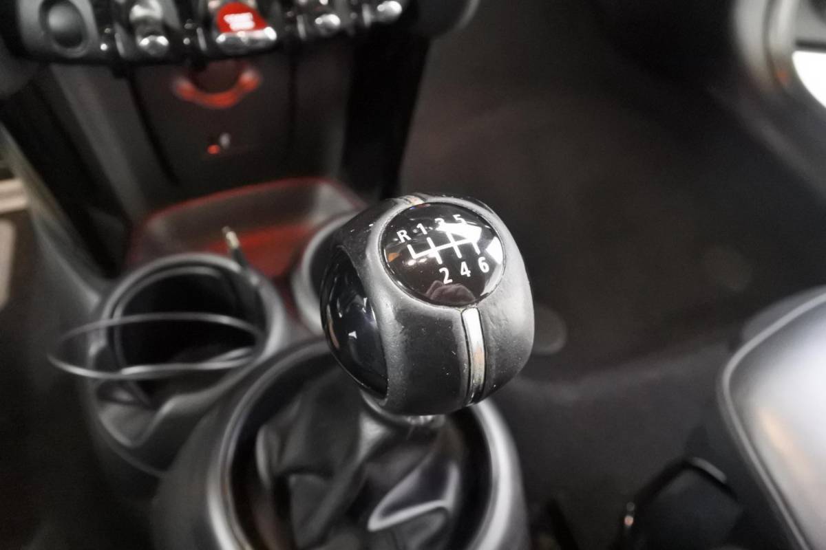 MINI 3-Deurs MINI 3-Deurs 2.0 Cooper S Yours Moonwalk Blacked out