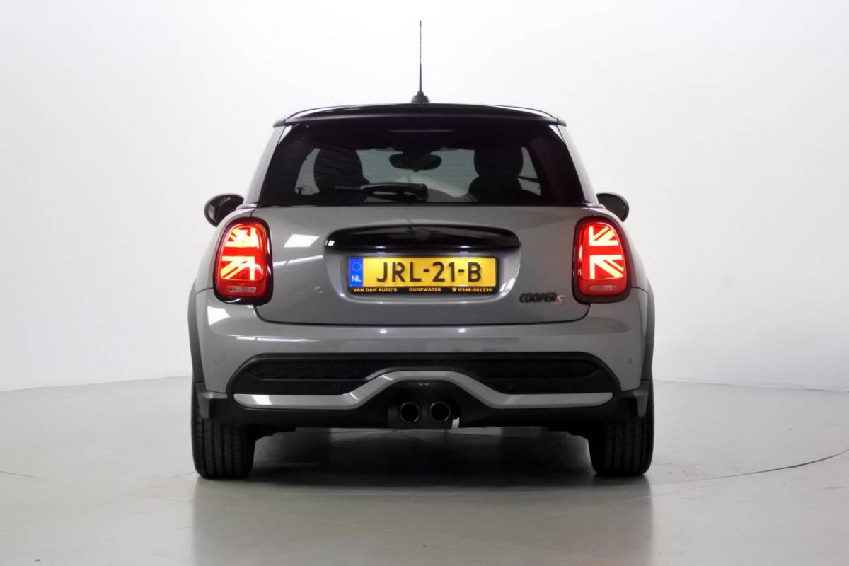 MINI 3-Deurs MINI 3-Deurs 2.0 Cooper S Yours Moonwalk Blacked out