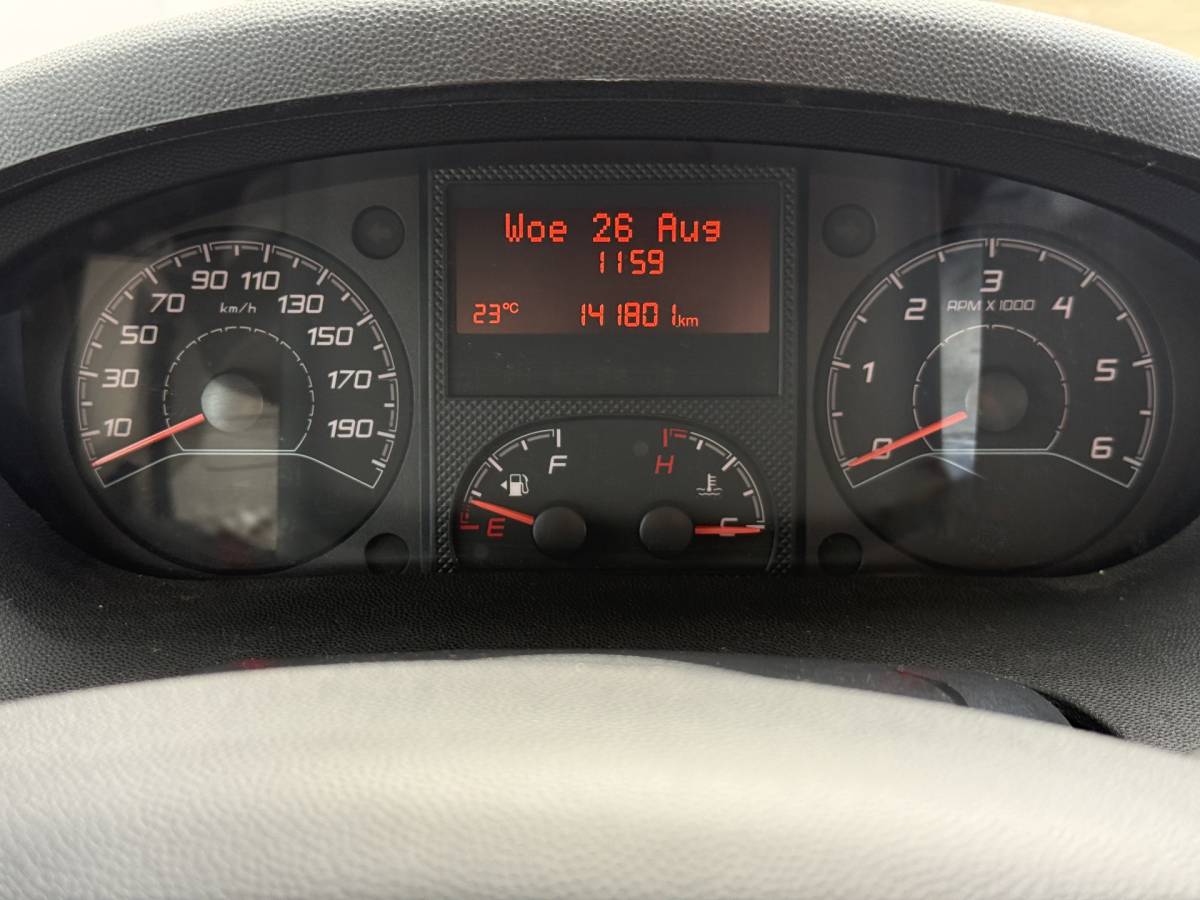 Peugeot Boxer Peugeot Boxer 2.0 130PK Bakwagen Laadklep Navigatie Camera Airco Zijdeur Meubelbak Koffer