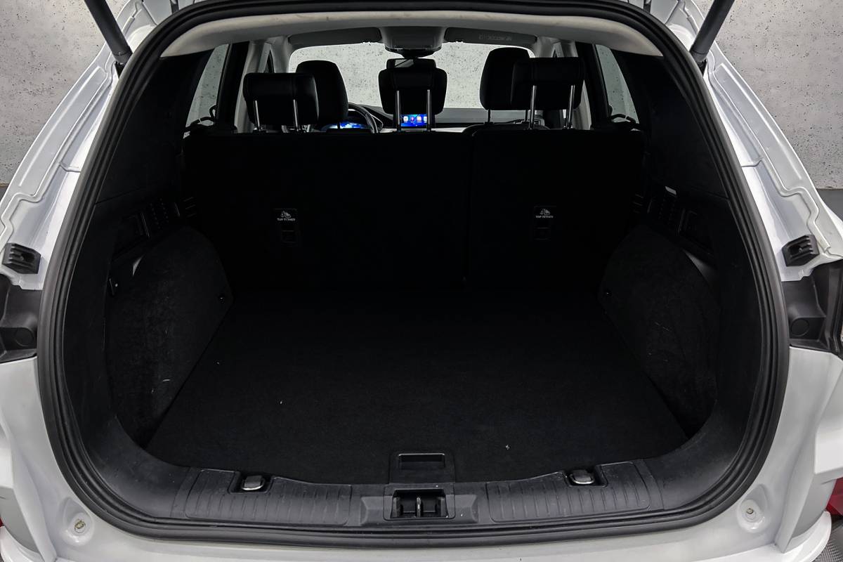 Ford Kuga Ford Kuga 2.5 PHEV Titanium X | Trekhaak | Camera | Stoelverwarming