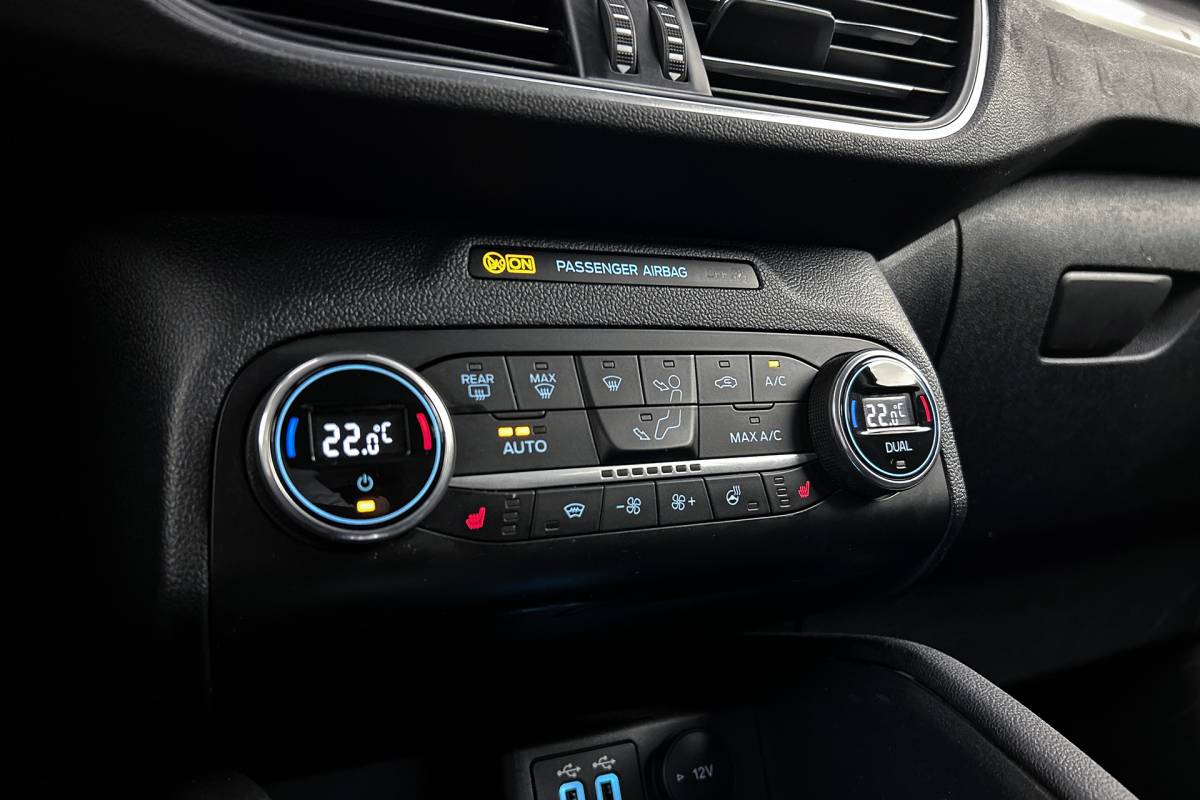 Ford Kuga Ford Kuga 2.5 PHEV Titanium X | Trekhaak | Camera | Stoelverwarming
