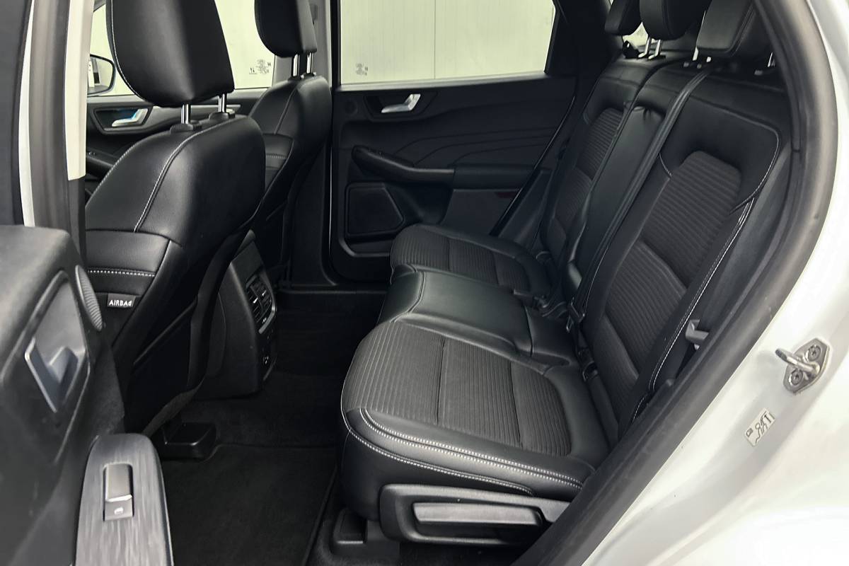 Ford Kuga Ford Kuga 2.5 PHEV Titanium X | Trekhaak | Camera | Stoelverwarming