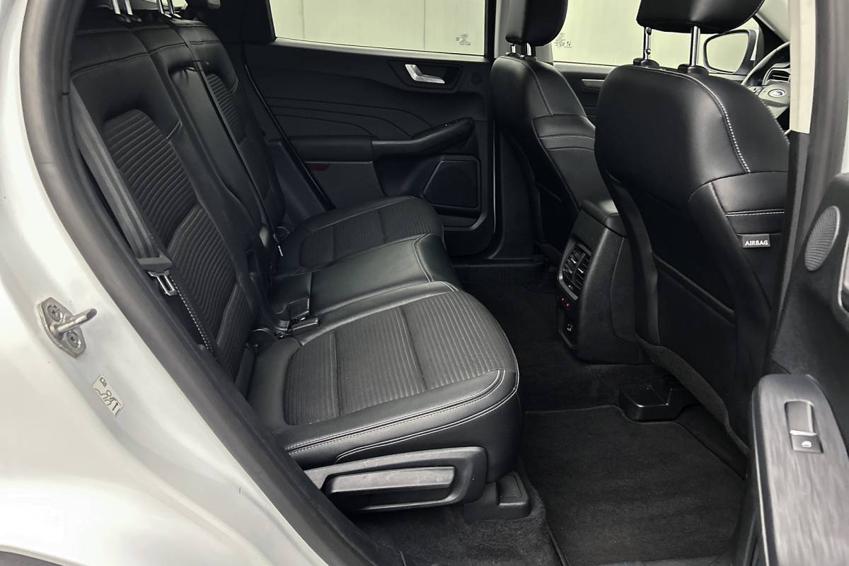 Ford Kuga Ford Kuga 2.5 PHEV Titanium X | Trekhaak | Camera | Stoelverwarming