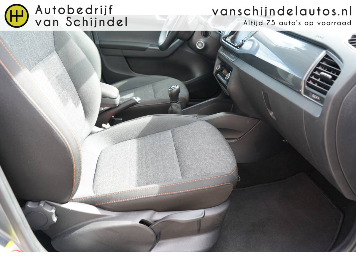 Škoda Fabia ŠKODA Fabia Combi 1.0 TSI 96PK BUSINESS EDITION ORIGINEEL NEDERLANDS NAVIGATIE ANDROID/APPLECARPLAY STOELVERWARMING LED ADAPTIEVE CRUISE PDC V+A 16INCH KEYLESS ENZ…