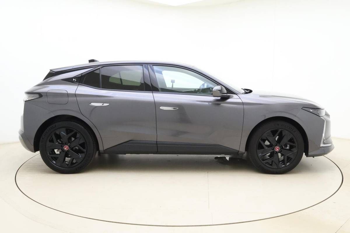 DS DS 4 DS 4 1.2 Turbo Performance Line 130 PK Automaat | Navigatie | Camera | Lichtmetalen velgen Black | Keyless | Getint glas | Draadloze telefoonlader