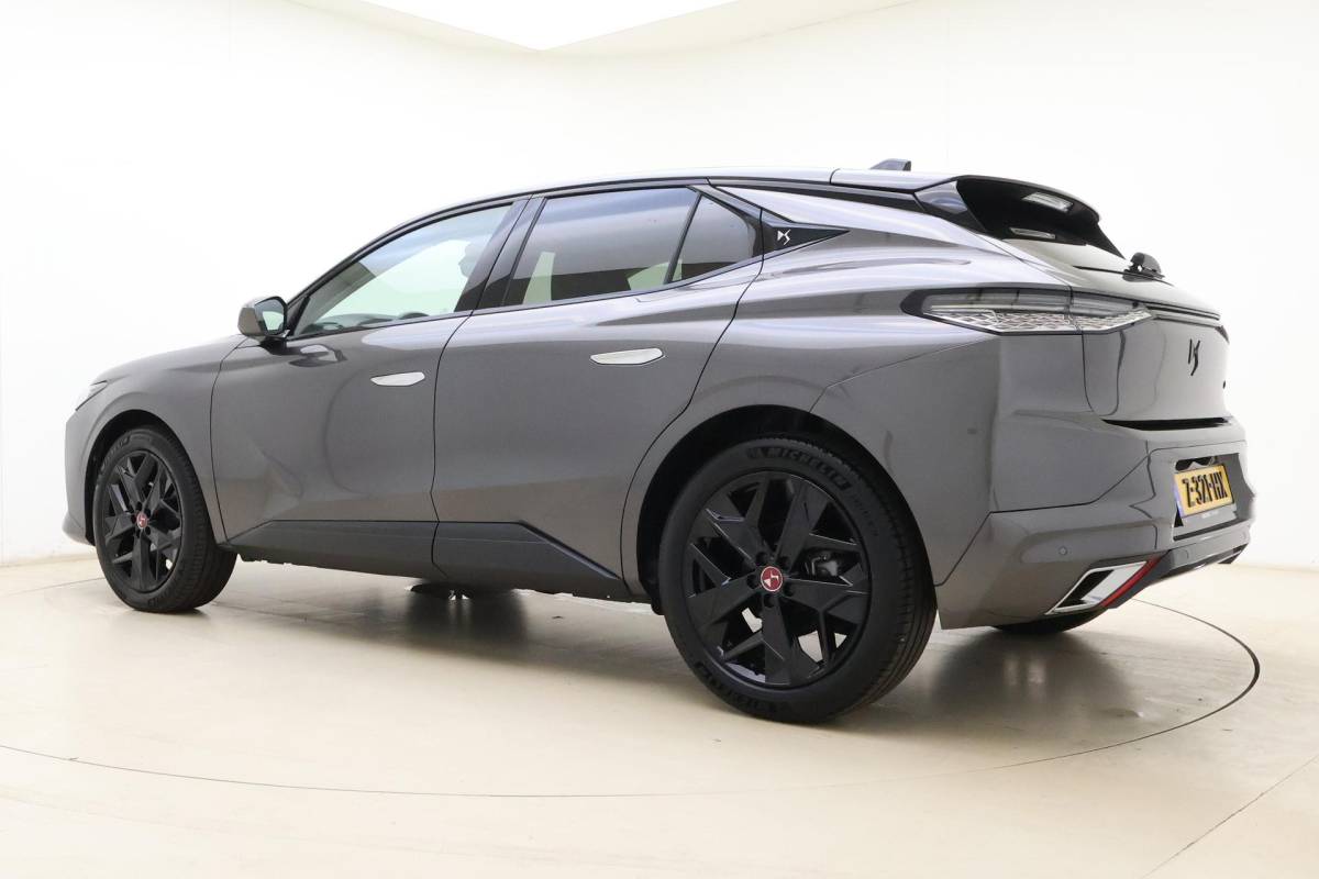 DS DS 4 DS 4 1.2 Turbo Performance Line 130 PK Automaat | Navigatie | Camera | Lichtmetalen velgen Black | Keyless | Getint glas | Draadloze telefoonlader