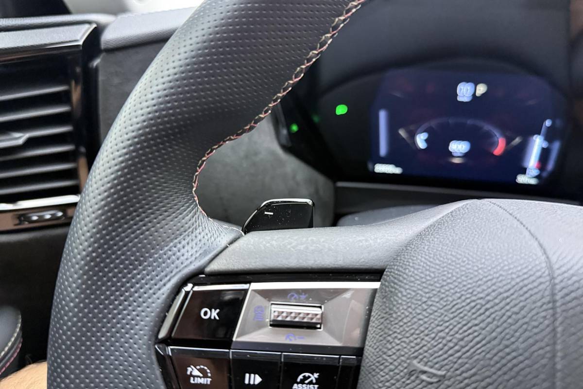 DS DS 4 DS 4 1.2 Turbo Performance Line 130 PK Automaat | Navigatie | Camera | Lichtmetalen velgen Black | Keyless | Getint glas | Draadloze telefoonlader