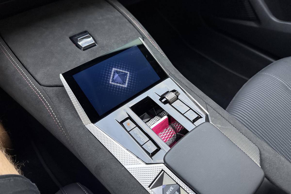 DS DS 4 DS 4 1.2 Turbo Performance Line 130 PK Automaat | Navigatie | Camera | Lichtmetalen velgen Black | Keyless | Getint glas | Draadloze telefoonlader