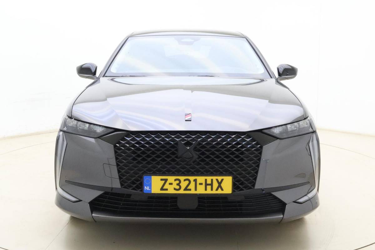 DS DS 4 DS 4 1.2 Turbo Performance Line 130 PK Automaat | Navigatie | Camera | Lichtmetalen velgen Black | Keyless | Getint glas | Draadloze telefoonlader