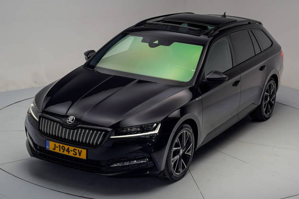 Škoda Superb Skoda Superb Combi 1.4 TSI PHEV Sportline [ Virtual Panorama LED Navi 360°cam Memory ]