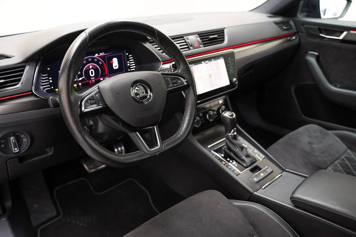 Škoda Superb Skoda Superb Combi 1.4 TSI PHEV Sportline [ Virtual Panorama LED Navi 360°cam Memory ]
