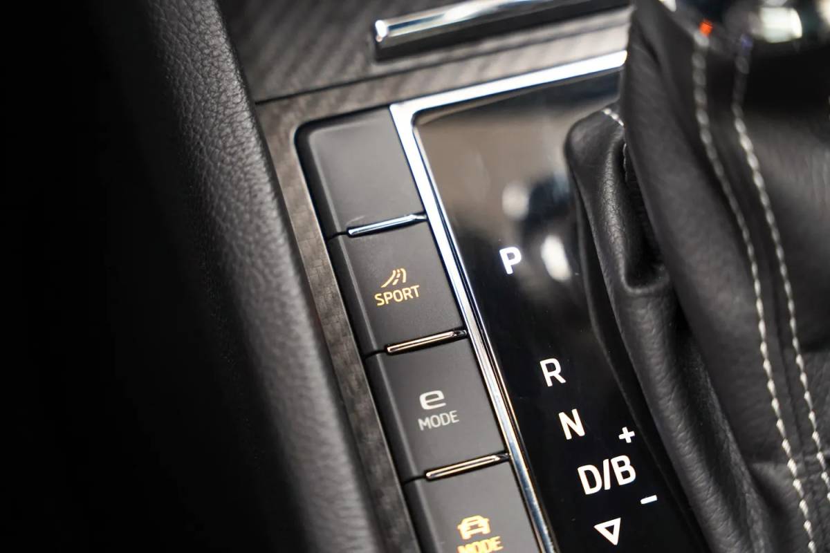 Škoda Superb Skoda Superb Combi 1.4 TSI PHEV Sportline [ Virtual Panorama LED Navi 360°cam Memory ]