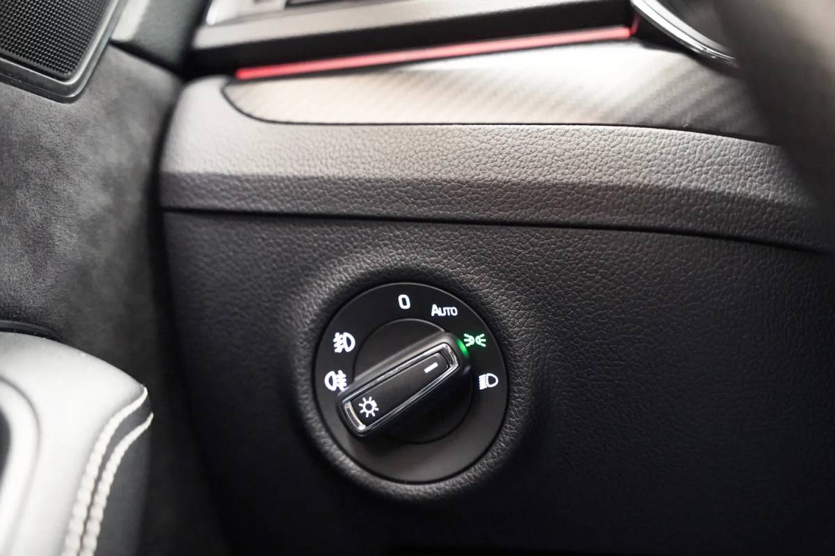 Škoda Superb Skoda Superb Combi 1.4 TSI PHEV Sportline [ Virtual Panorama LED Navi 360°cam Memory ]