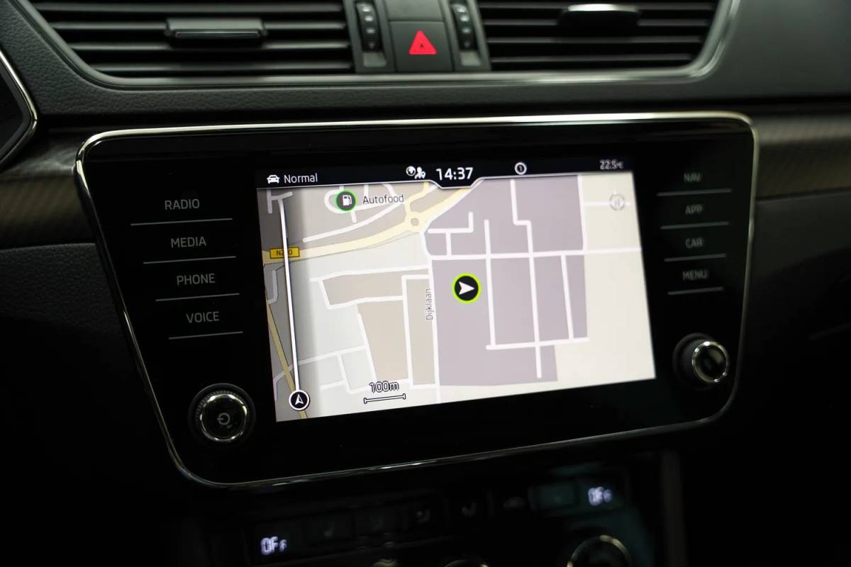 Škoda Superb Skoda Superb Combi 1.4 TSI PHEV Sportline [ Virtual Panorama LED Navi 360°cam Memory ]