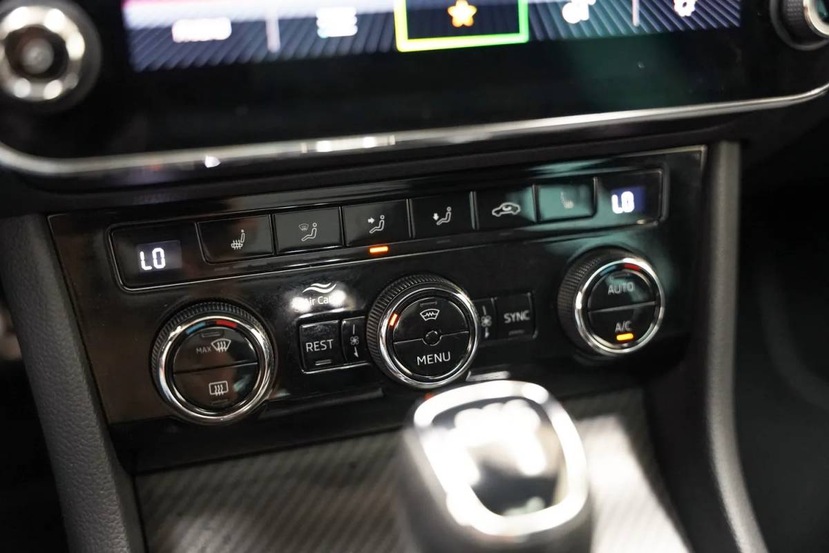 Škoda Superb Skoda Superb Combi 1.4 TSI PHEV Sportline [ Virtual Panorama LED Navi 360°cam Memory ]