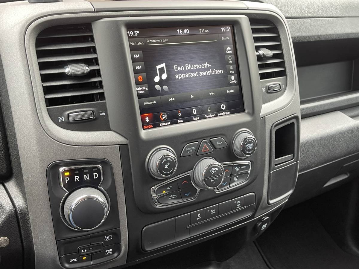 Dodge Ram 1500 Dodge RAM 1500 CLASSIC 5.7 V8 CLASSIC NIGHT 4×4 | LPG | | 3500KG Trekken | Apple Carplay | Cruise Control | Achteruitrij Camera | 20” Lichtmetaal |