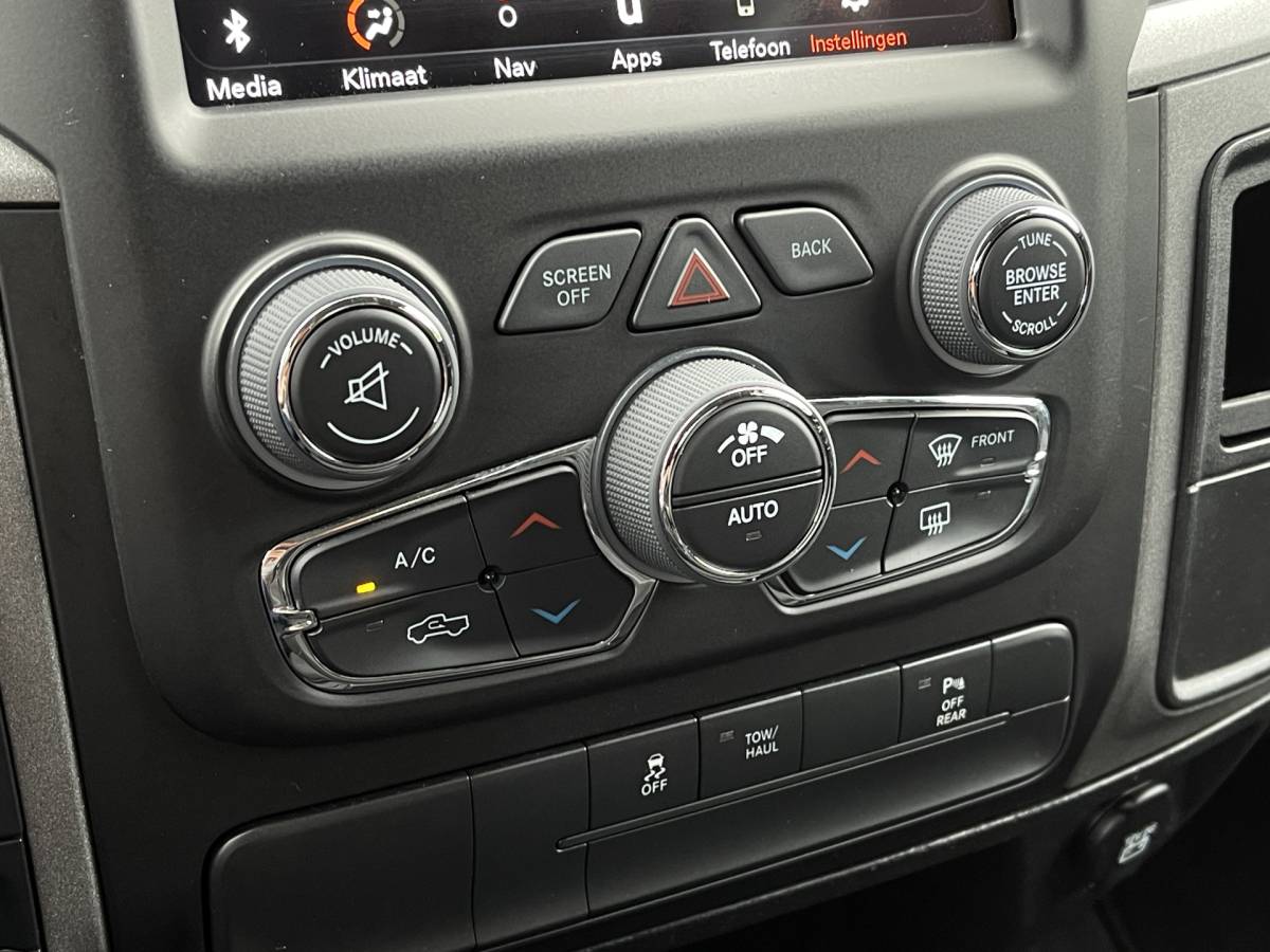 Dodge Ram 1500 Dodge RAM 1500 CLASSIC 5.7 V8 CLASSIC NIGHT 4×4 | LPG | | 3500KG Trekken | Apple Carplay | Cruise Control | Achteruitrij Camera | 20” Lichtmetaal |