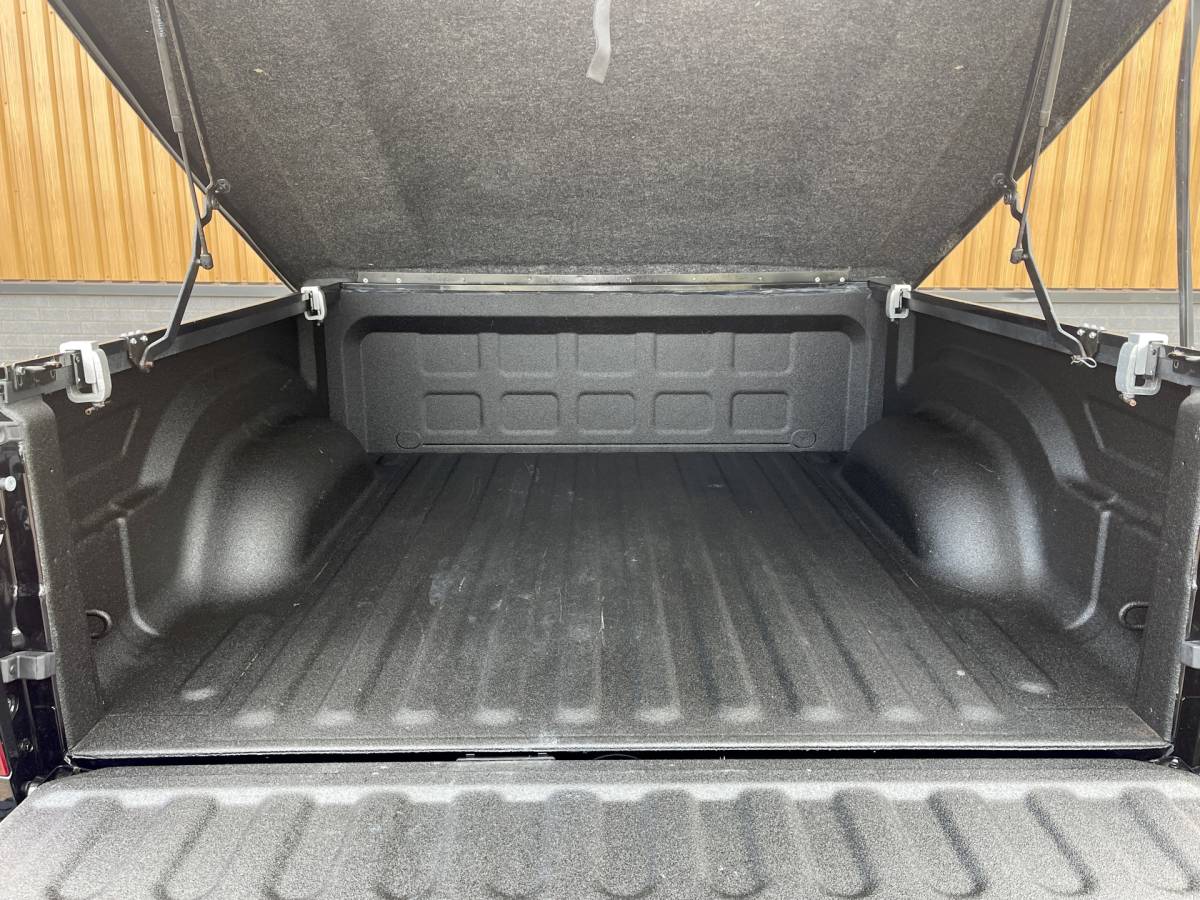 Dodge Ram 1500 Dodge RAM 1500 CLASSIC 5.7 V8 CLASSIC NIGHT 4×4 | LPG | | 3500KG Trekken | Apple Carplay | Cruise Control | Achteruitrij Camera | 20” Lichtmetaal |