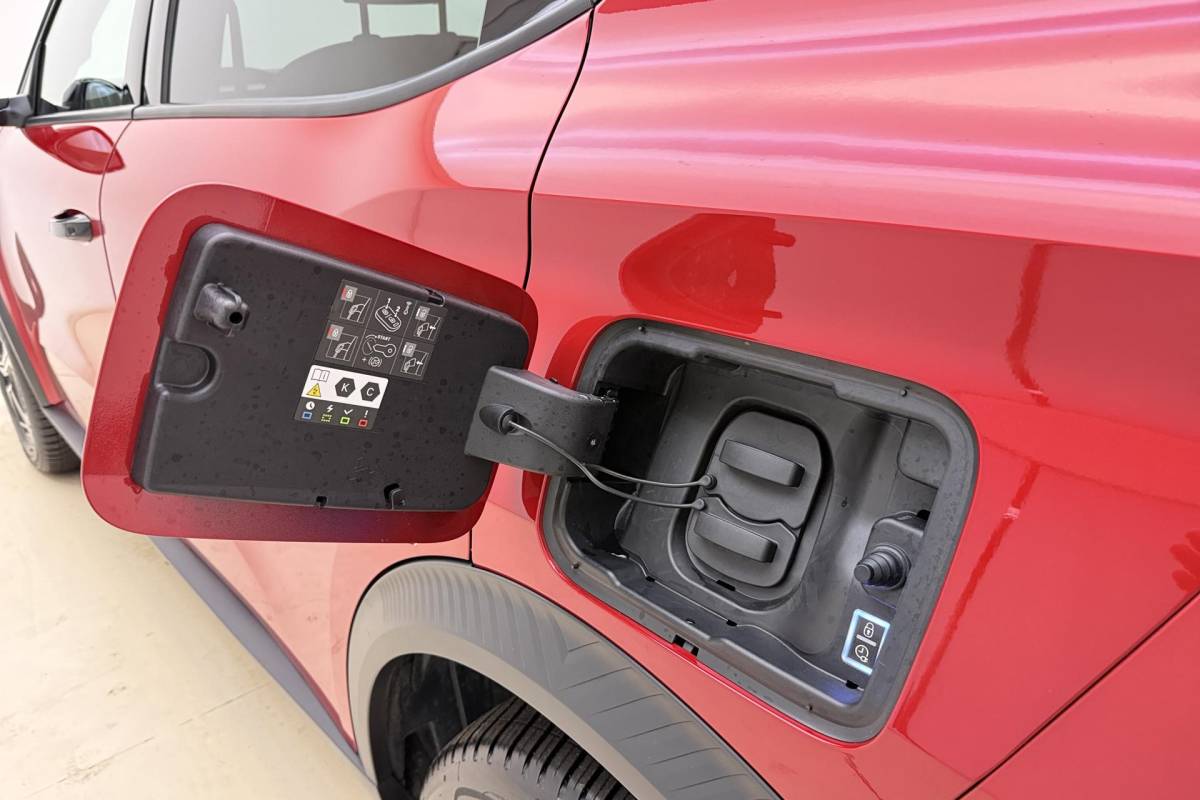 Citroën ë-C3 Aircross Citroen Ë-C3 Aircross Max 113pk 44 kWh | 3 Fase | Navigatie | LM velgen | Two Tone dak Noir Perla