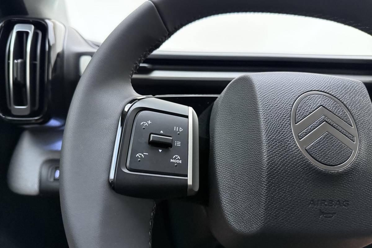 Citroën ë-C3 Aircross Citroen Ë-C3 Aircross Max 113pk 44 kWh | 3 Fase | Navigatie | LM velgen | Two Tone dak Noir Perla