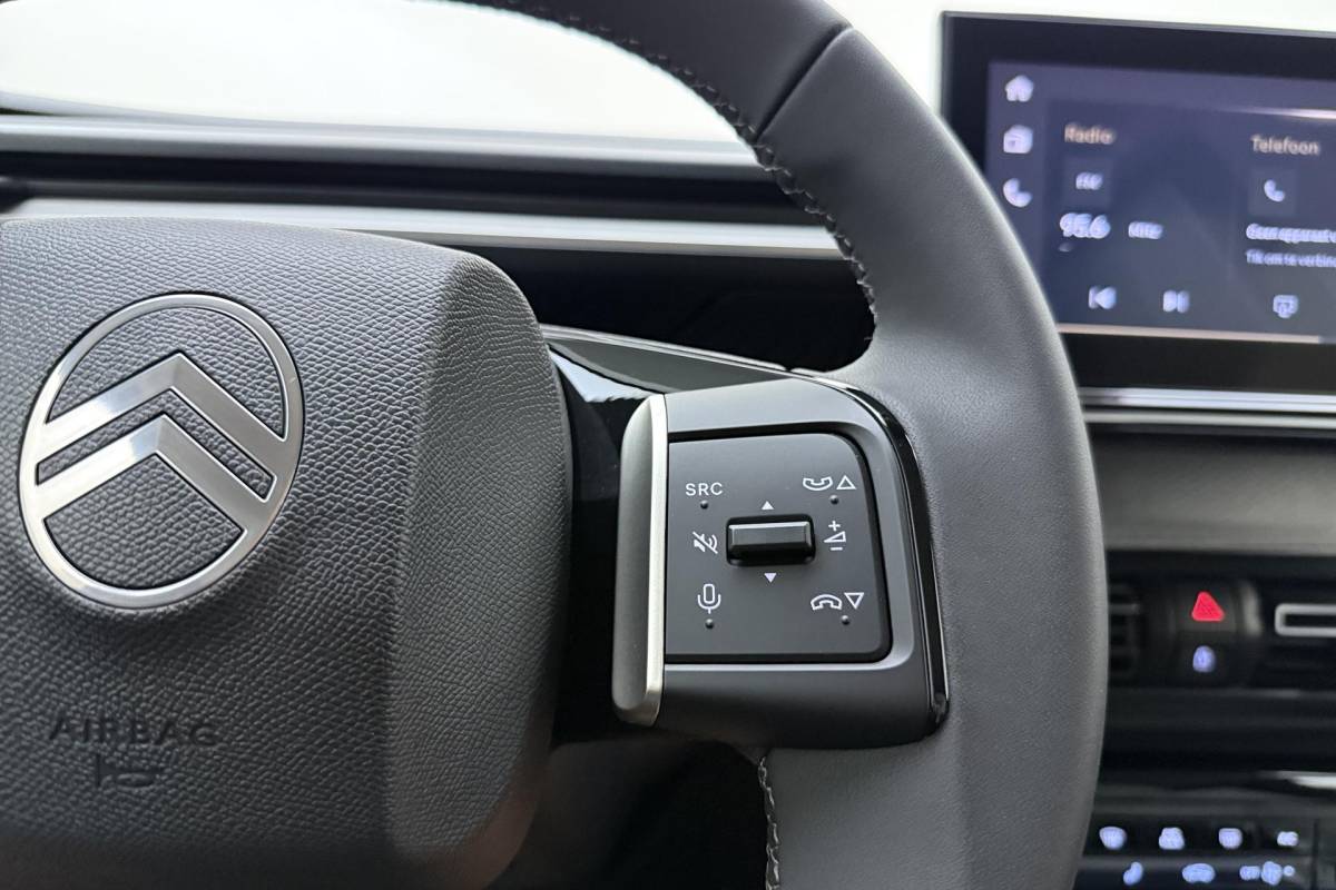 Citroën ë-C3 Aircross Citroen Ë-C3 Aircross Max 113pk 44 kWh | 3 Fase | Navigatie | LM velgen | Two Tone dak Noir Perla