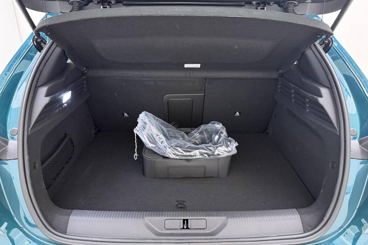 Peugeot 308 Peugeot 308 1.6 Plug-in Hybrid 195 GT Demo | FOCAL | Stoel massage + verwarming | Panoramadak | AGR stoel