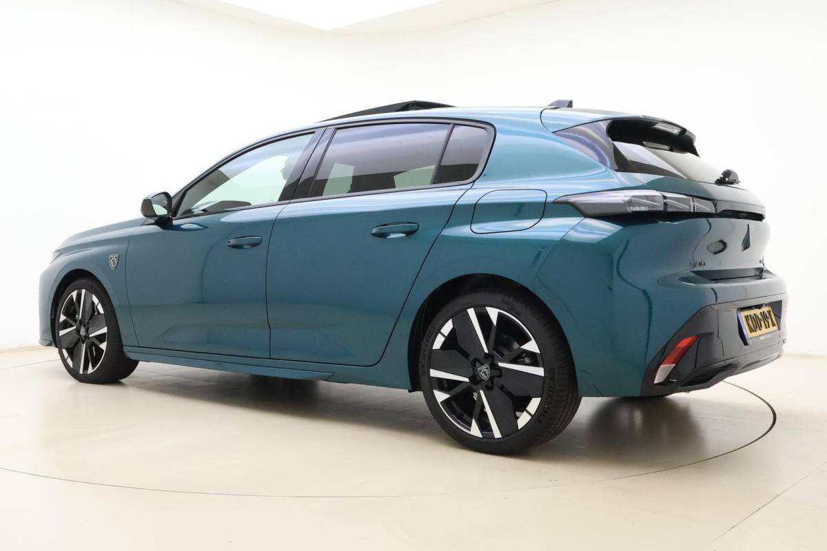 Peugeot 308 Peugeot 308 1.6 Plug-in Hybrid 195 GT Demo | FOCAL | Stoel massage + verwarming | Panoramadak | AGR stoel