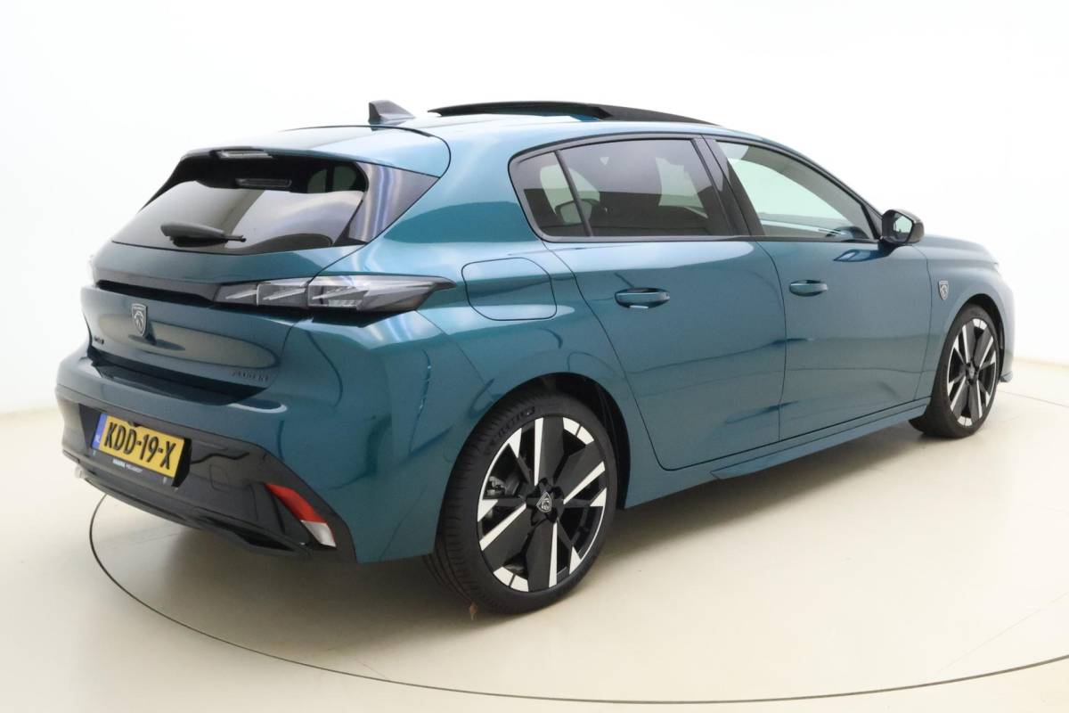 Peugeot 308 Peugeot 308 1.6 Plug-in Hybrid 195 GT Demo | FOCAL | Stoel massage + verwarming | Panoramadak | AGR stoel
