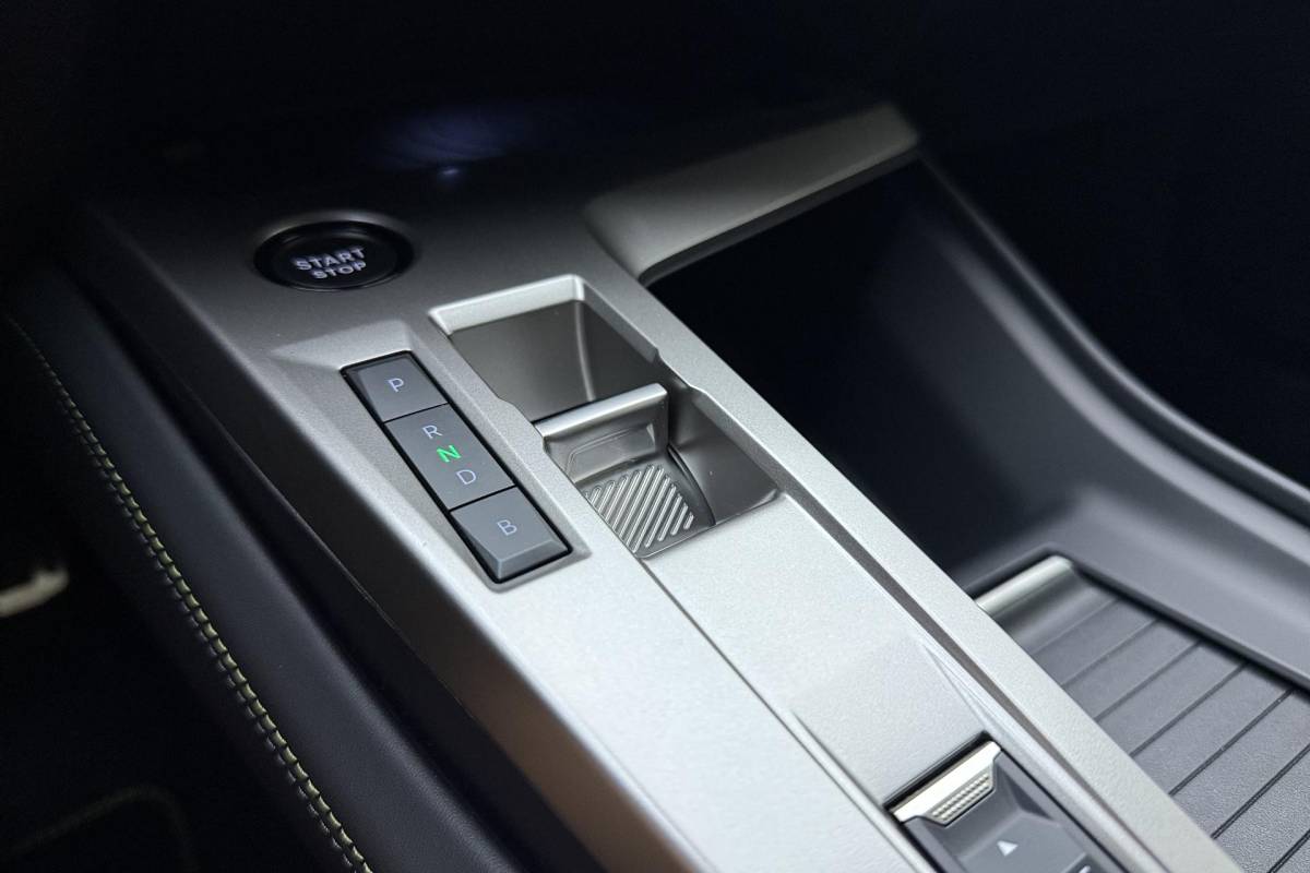 Peugeot 308 Peugeot 308 1.6 Plug-in Hybrid 195 GT Demo | FOCAL | Stoel massage + verwarming | Panoramadak | AGR stoel
