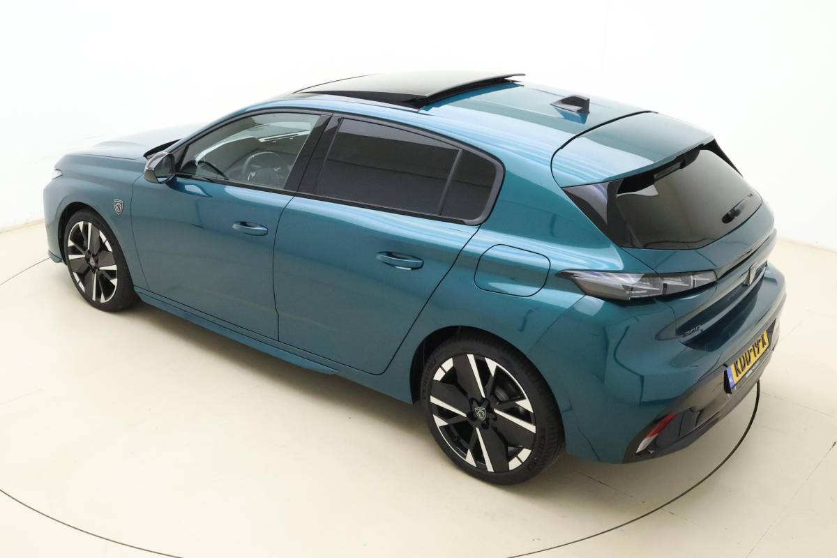 Peugeot 308 Peugeot 308 1.6 Plug-in Hybrid 195 GT Demo | FOCAL | Stoel massage + verwarming | Panoramadak | AGR stoel