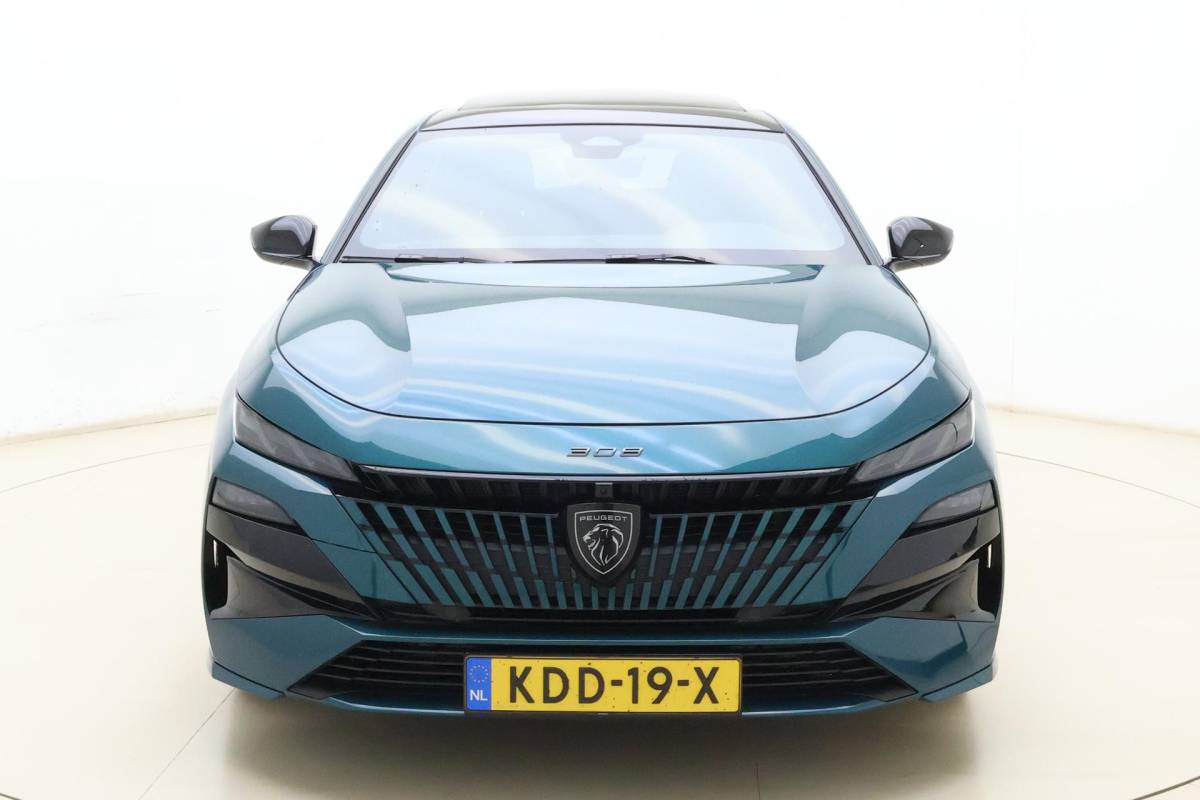 Peugeot 308 Peugeot 308 1.6 Plug-in Hybrid 195 GT Demo | FOCAL | Stoel massage + verwarming | Panoramadak | AGR stoel