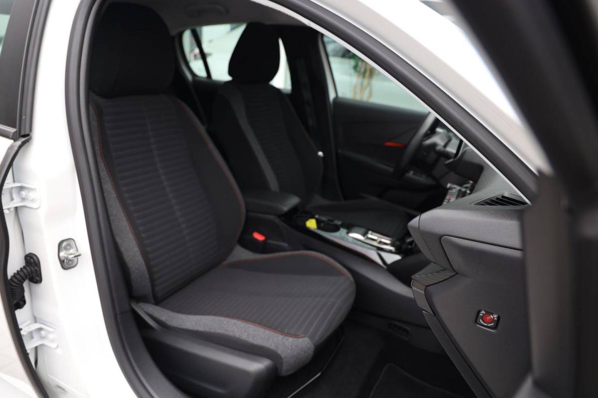Peugeot e-208 Peugeot e-208 EV Active Pack 50 kWh|3 Fase|SOH 93%!|Carplay|Full LED|Clima|Cruise