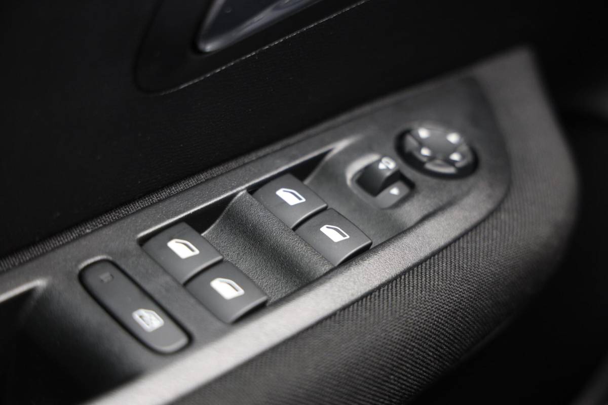 Peugeot e-208 Peugeot e-208 EV Active Pack 50 kWh|3 Fase|SOH 93%!|Carplay|Full LED|Clima|Cruise