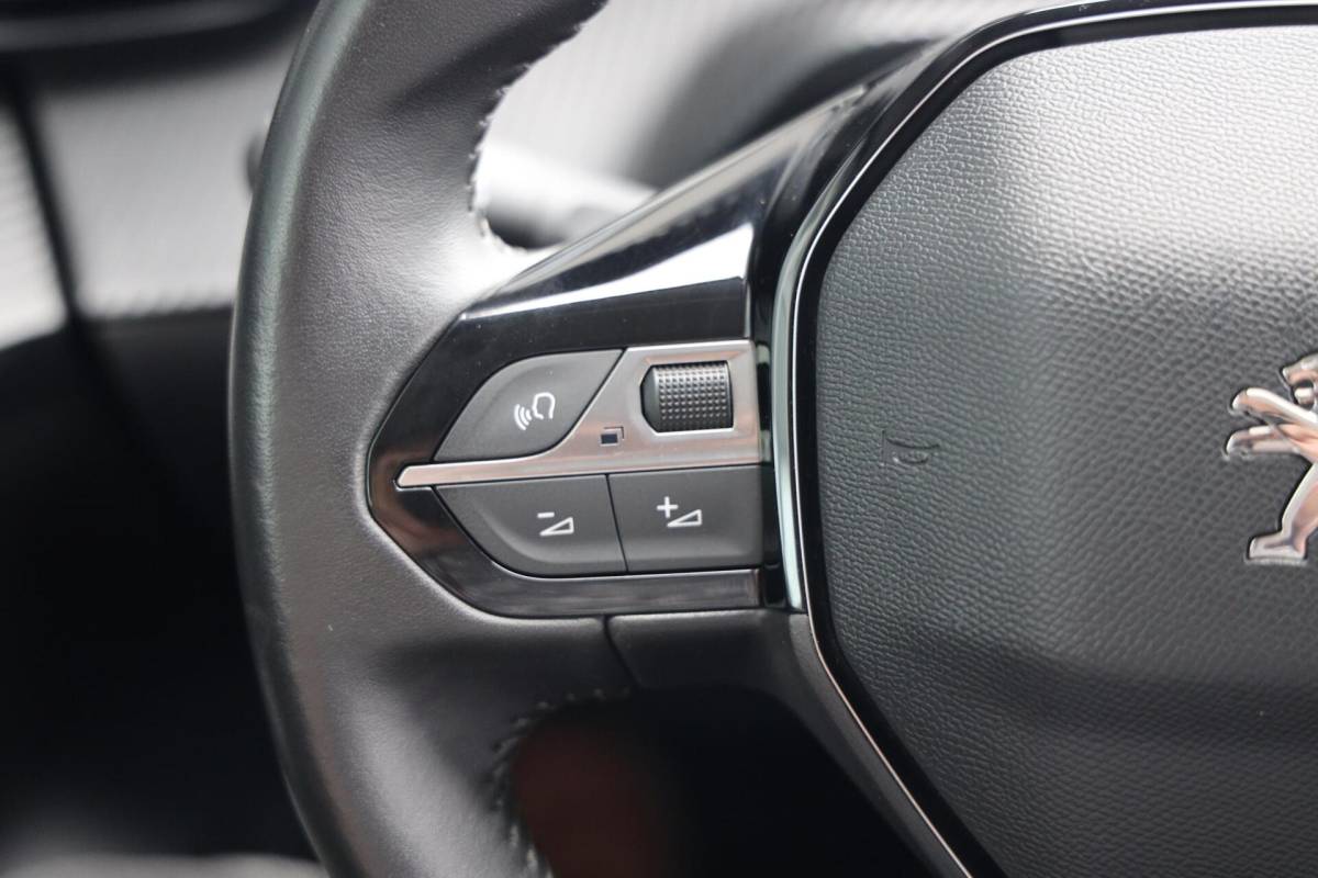 Peugeot e-208 Peugeot e-208 EV Active Pack 50 kWh|3 Fase|SOH 93%!|Carplay|Full LED|Clima|Cruise