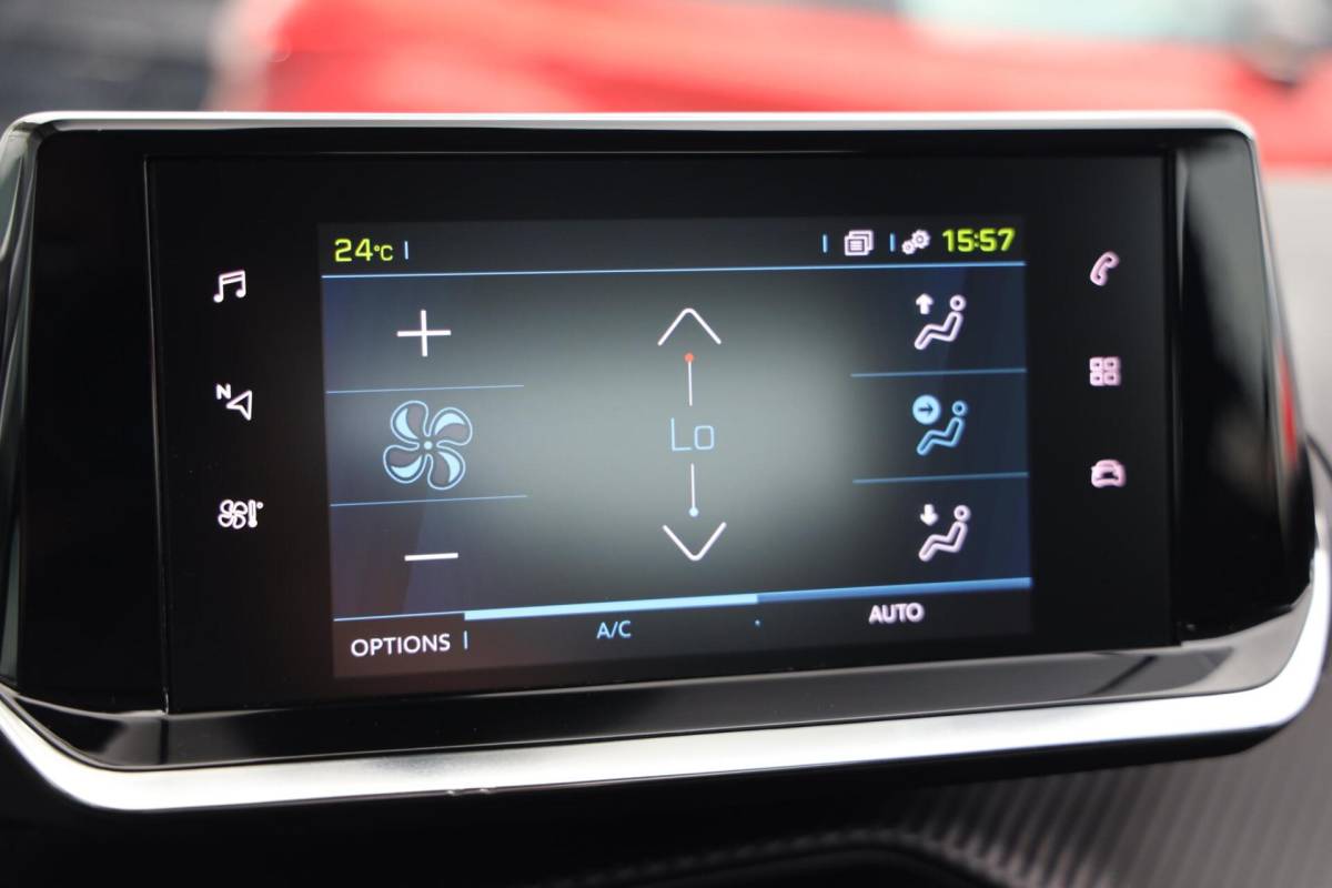 Peugeot e-208 Peugeot e-208 EV Active Pack 50 kWh|3 Fase|SOH 93%!|Carplay|Full LED|Clima|Cruise